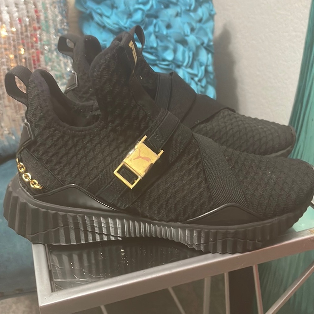 Ladies black/gold Puma